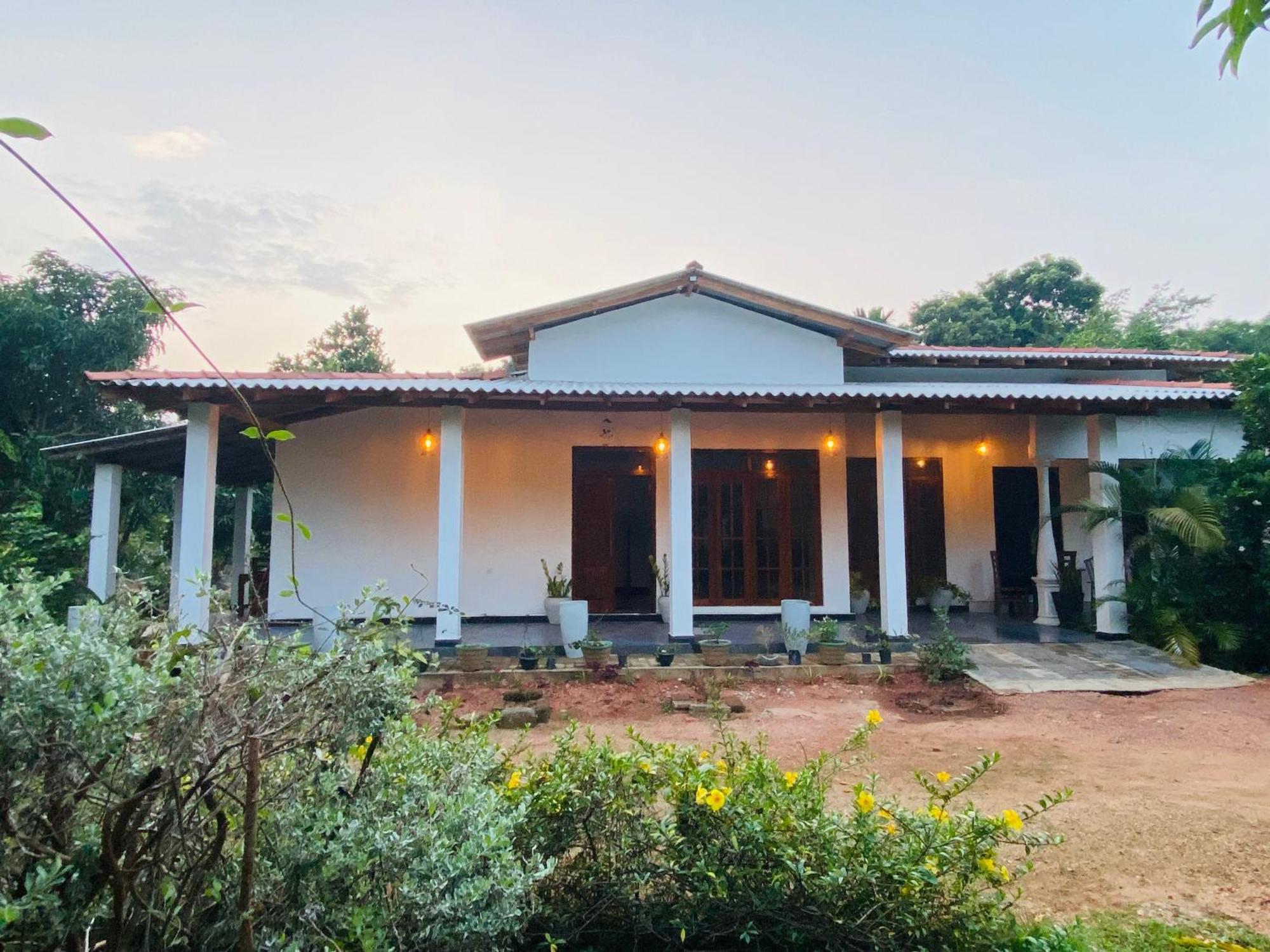 Fairview Dill Homestay 시기리야 외부 사진